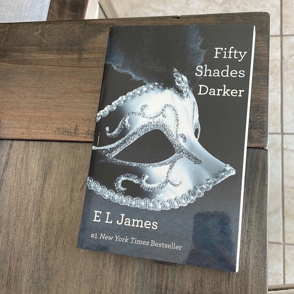 Fifty Shades of Grey by E.L James - Picture 4 of 7